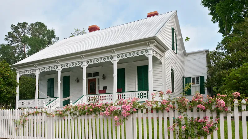 st francisville louisiana roofing contractor concept