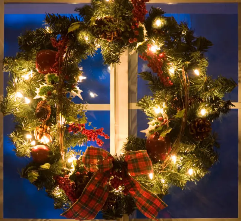 plain wreath installed on window in baton rouge