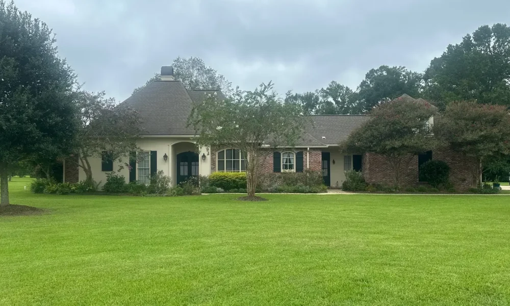 New architectural shingle roof and ridge line on a Zachary, Louisiana home